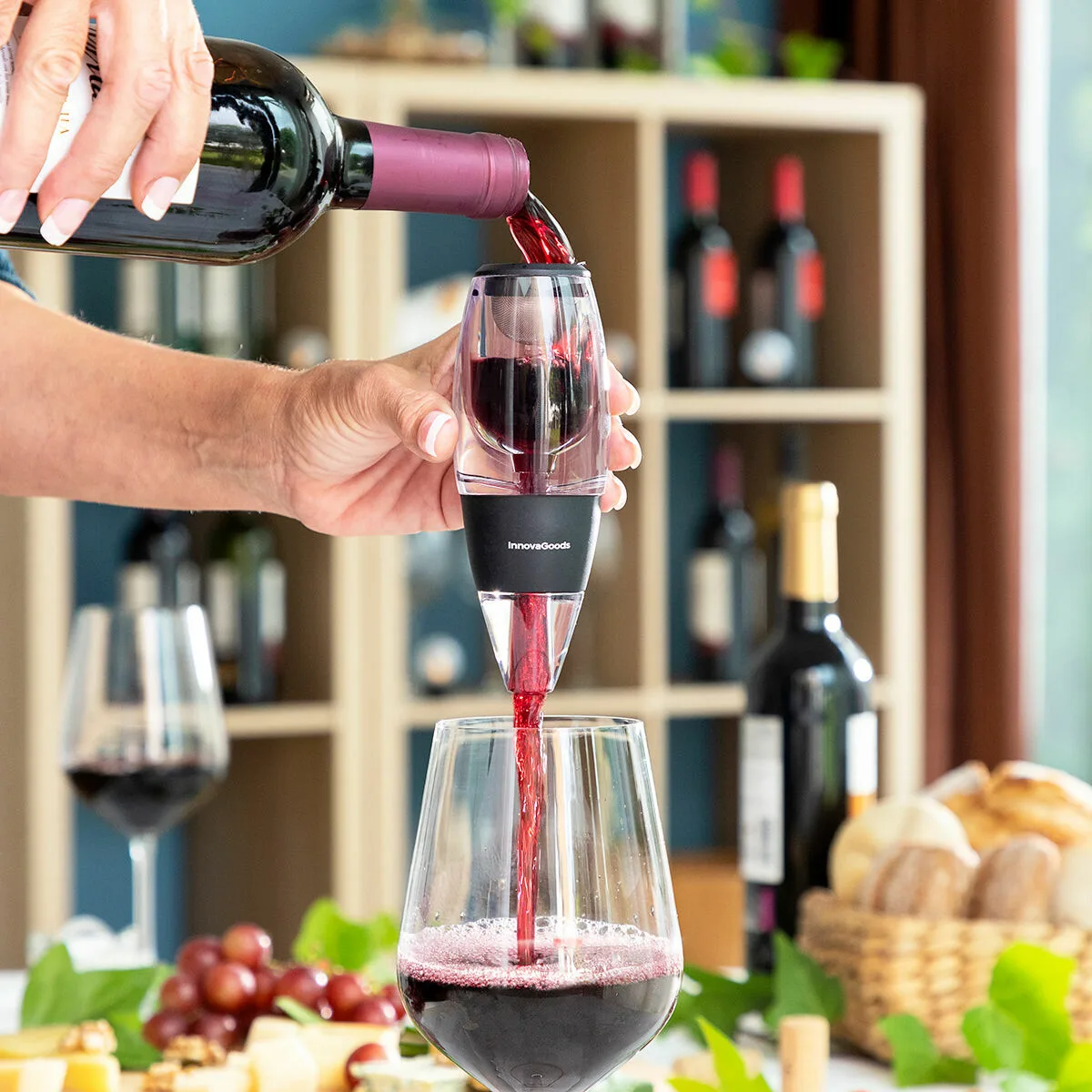 AIREADOR DE VINO CON FILTRO, SOPORTE Y FUNDA WINEIR INNOVAGOODS