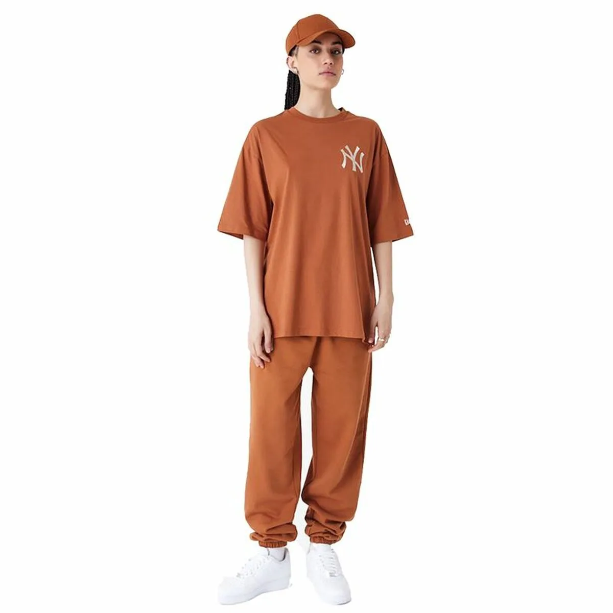 CAMISETA DE MANGA CORTA HOMBRE NEW ERA LEAGUE ESSNTLS LC OS TEE NEYYAN 60435552 MARRÓN (M)