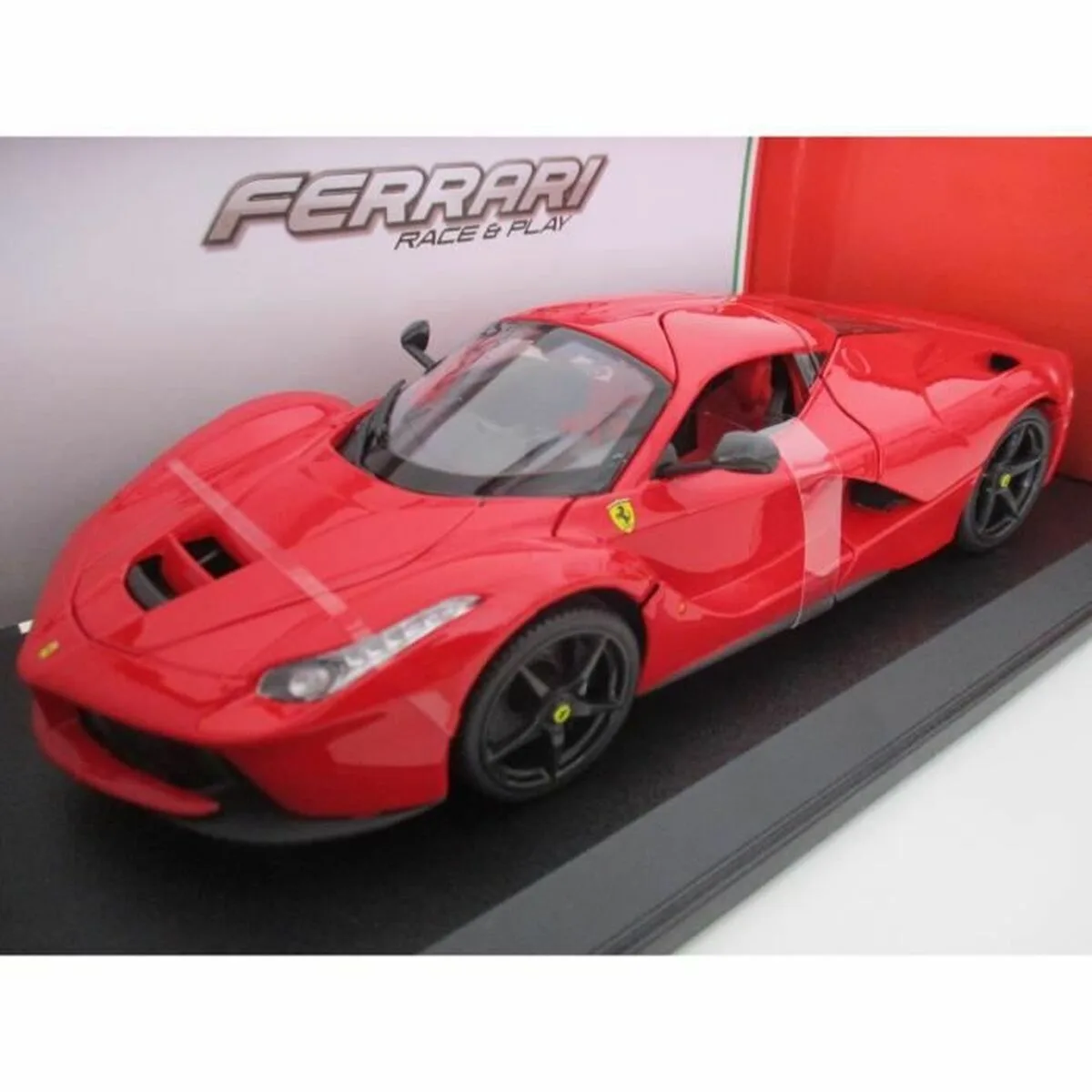 COCHE BBURAGO FERRARI 1:18